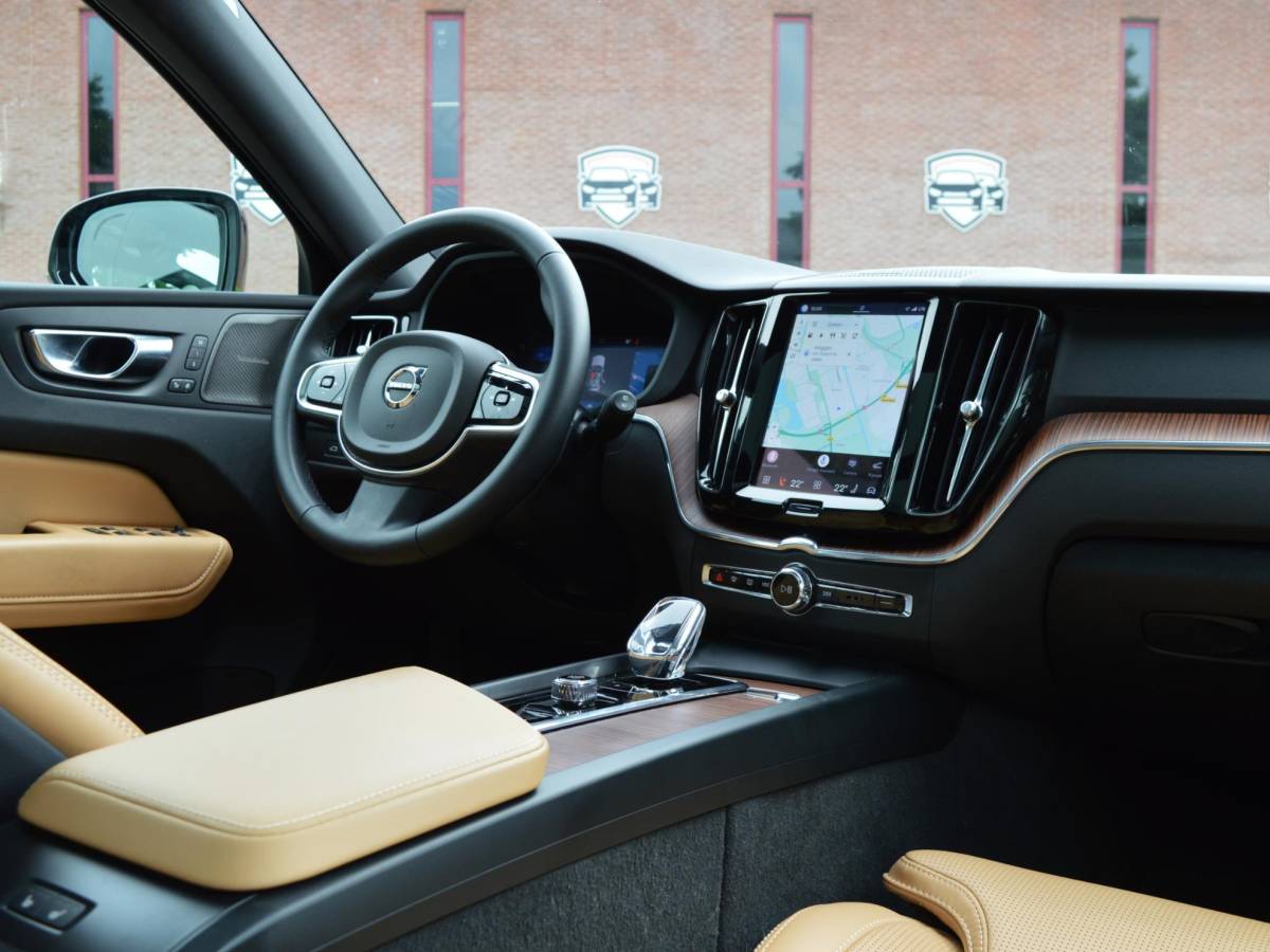 Volvo XC60 Volvo XC60 T6 Recharge AWD Plus Dark | Trekhaak | SOH 100%