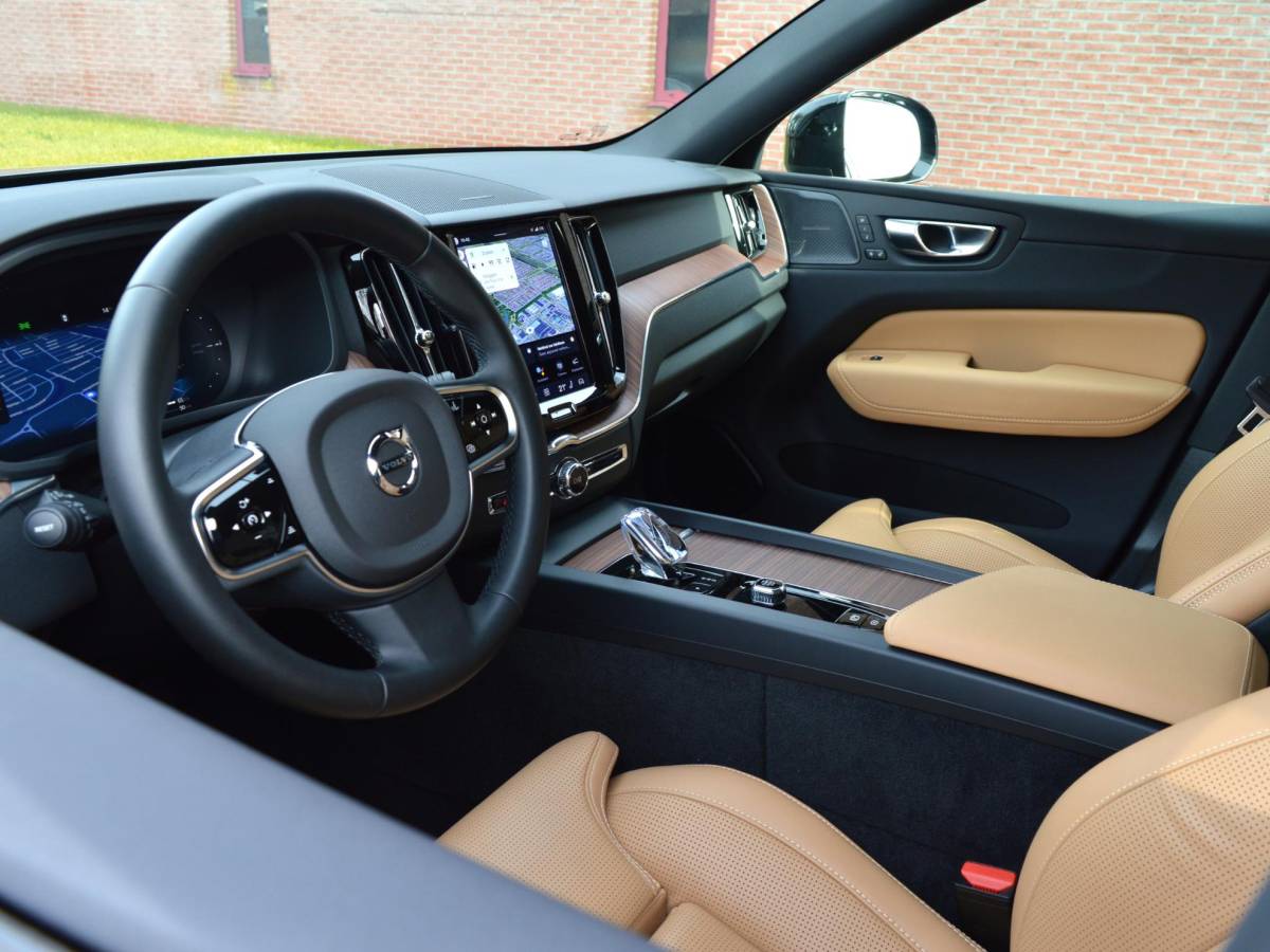 Volvo XC60 Volvo XC60 T6 Recharge AWD Plus Dark | Trekhaak | SOH 100%