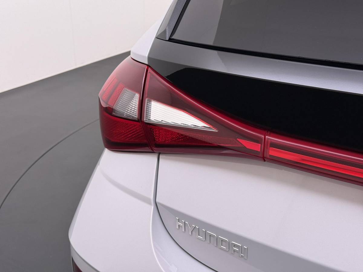 Hyundai i20 Hyundai i20 1.0 T-GDI Premium Stoel-En Stuurverwarming | Navigatie | Camera