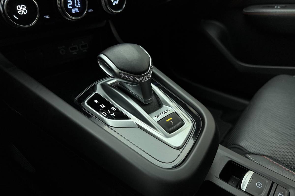 Renault Arkana Renault Arkana 1.6 E-Tech hybrid 145 E-Tech engineered |  Apple carplay/Android auto | Stoel + Stuurverwarming | Climate control | Alcantara |