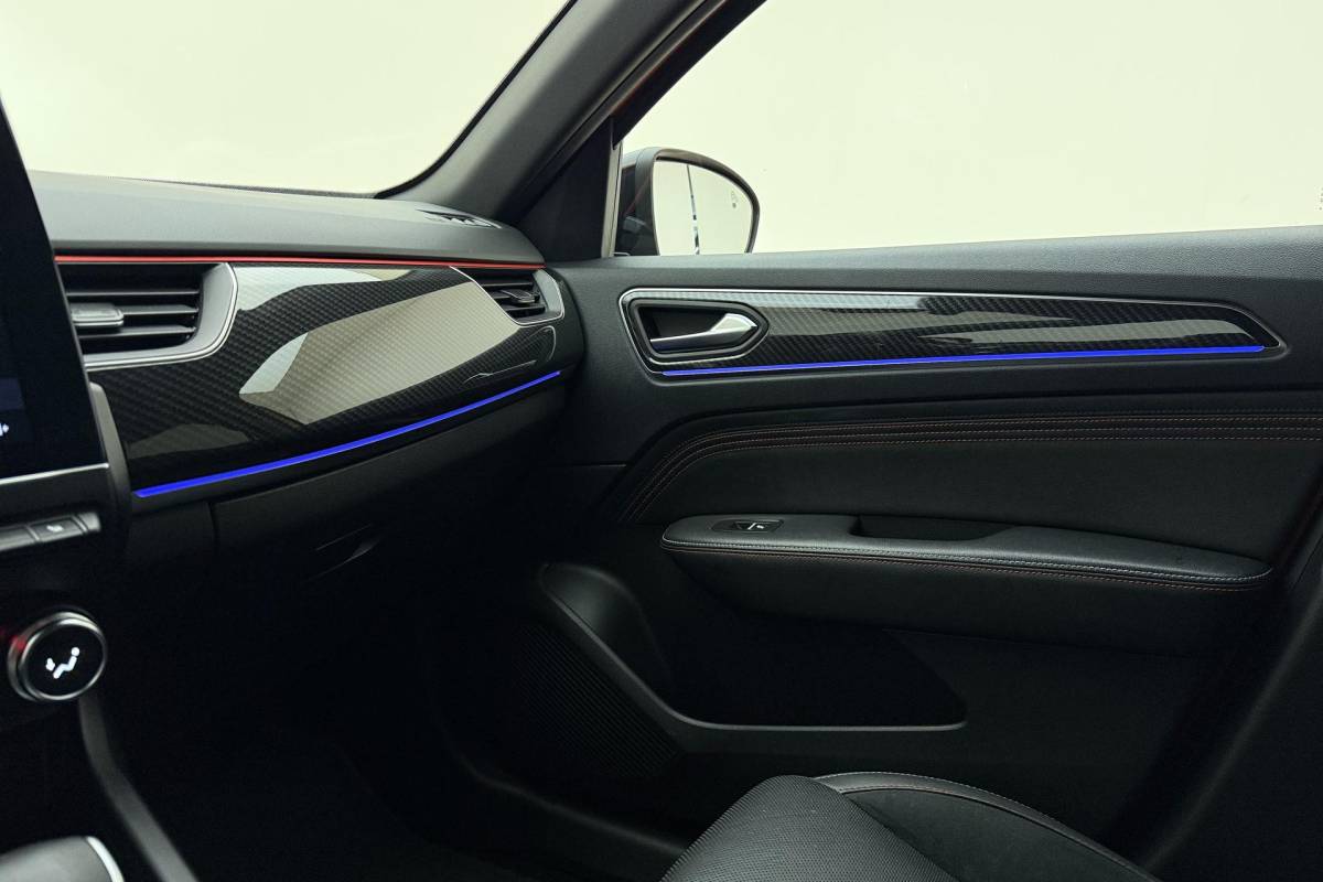 Renault Arkana Renault Arkana 1.6 E-Tech hybrid 145 E-Tech engineered |  Apple carplay/Android auto | Stoel + Stuurverwarming | Climate control | Alcantara |