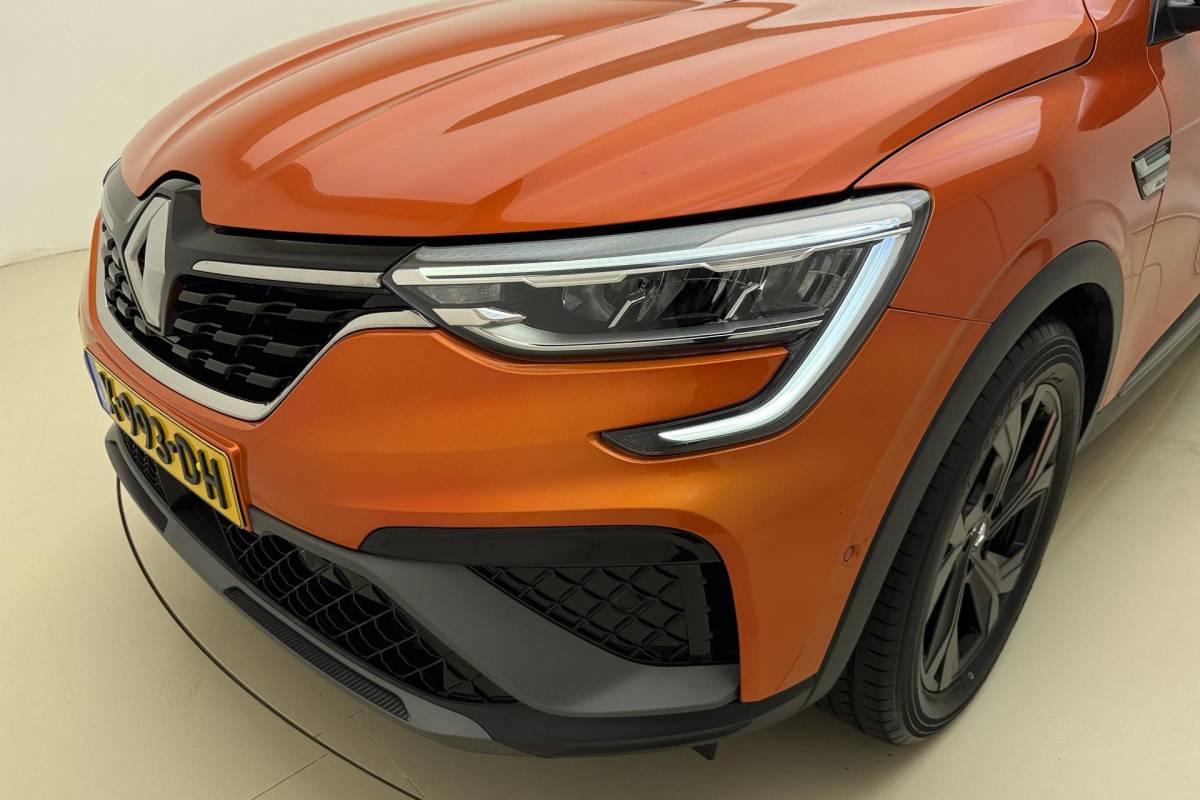 Renault Arkana Renault Arkana 1.6 E-Tech hybrid 145 E-Tech engineered |  Apple carplay/Android auto | Stoel + Stuurverwarming | Climate control | Alcantara |