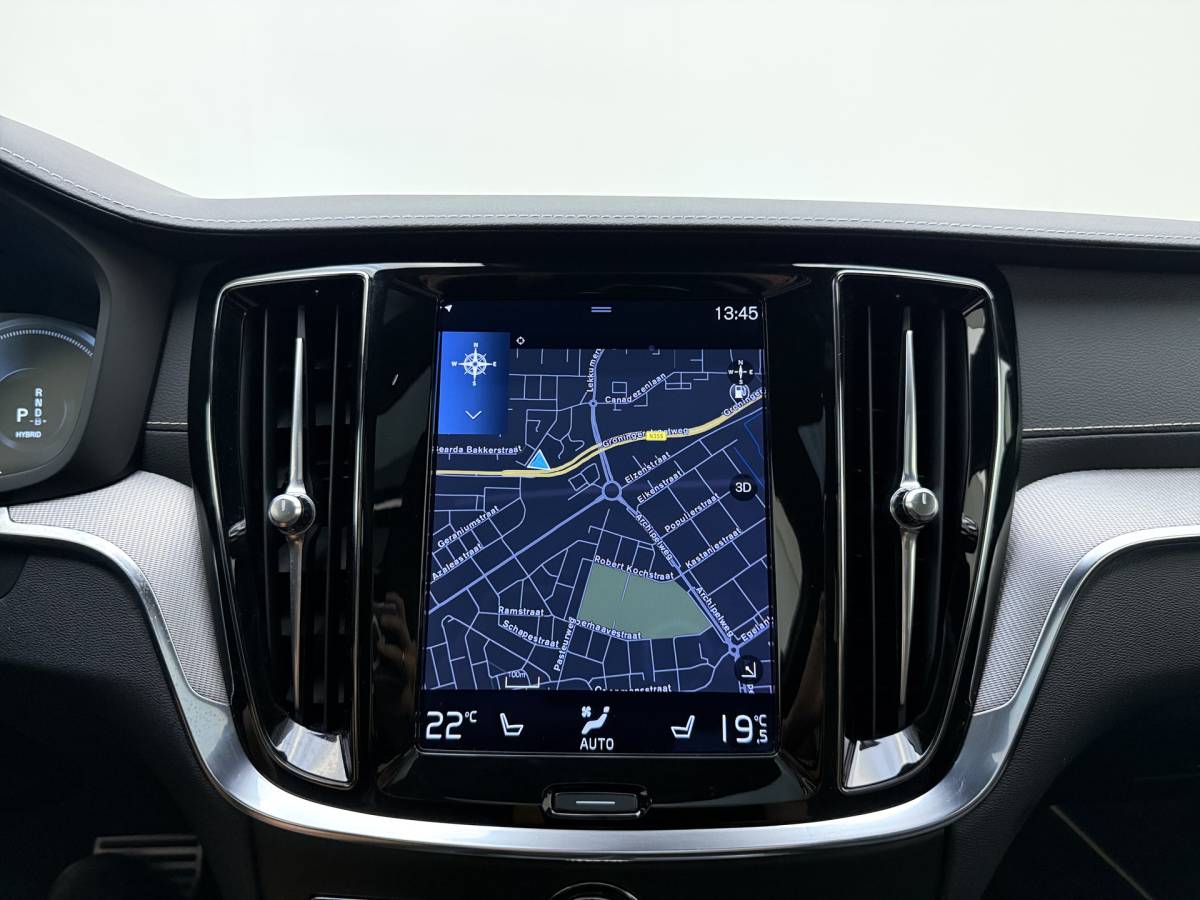 Volvo S60 Volvo S60 T8 405pk AWD Polestar Engineered / Panoramadak / 20” / Styling Kit / Black Pack / Harman&Kardon Audio / Head-Up / Flippers / Getint Glas / 360 Camera / DAB / Full-LED / Gelaagd Glas /