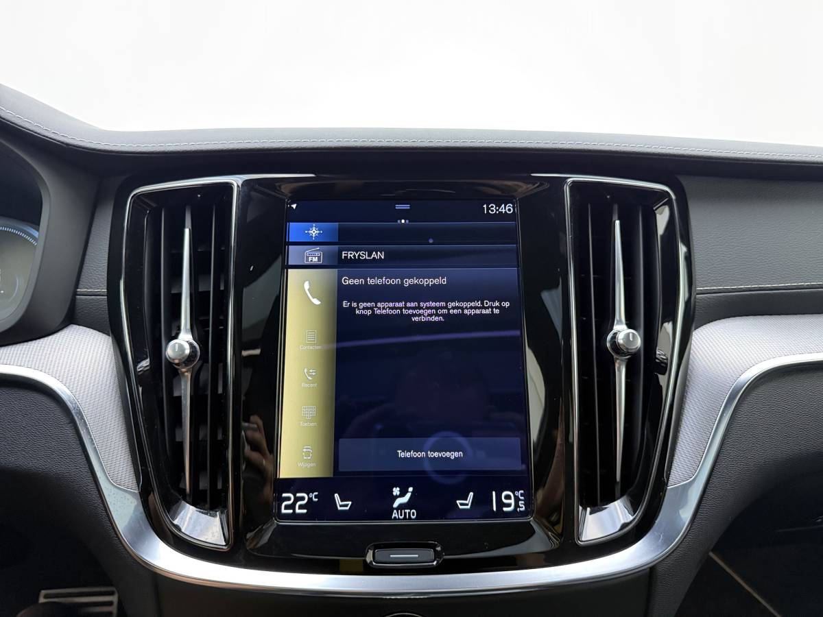 Volvo S60 Volvo S60 T8 405pk AWD Polestar Engineered / Panoramadak / 20” / Styling Kit / Black Pack / Harman&Kardon Audio / Head-Up / Flippers / Getint Glas / 360 Camera / DAB / Full-LED / Gelaagd Glas /