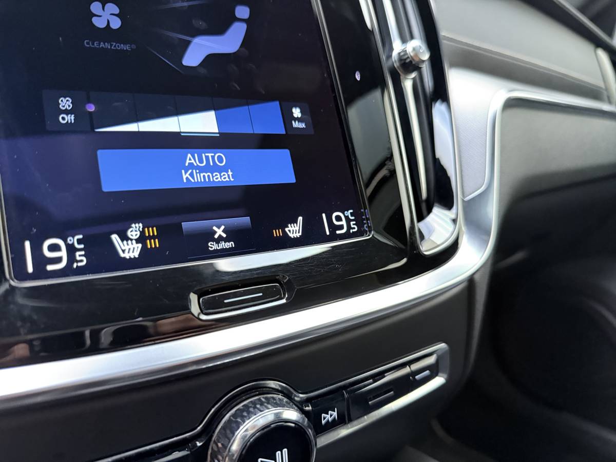 Volvo S60 Volvo S60 T8 405pk AWD Polestar Engineered / Panoramadak / 20” / Styling Kit / Black Pack / Harman&Kardon Audio / Head-Up / Flippers / Getint Glas / 360 Camera / DAB / Full-LED / Gelaagd Glas /