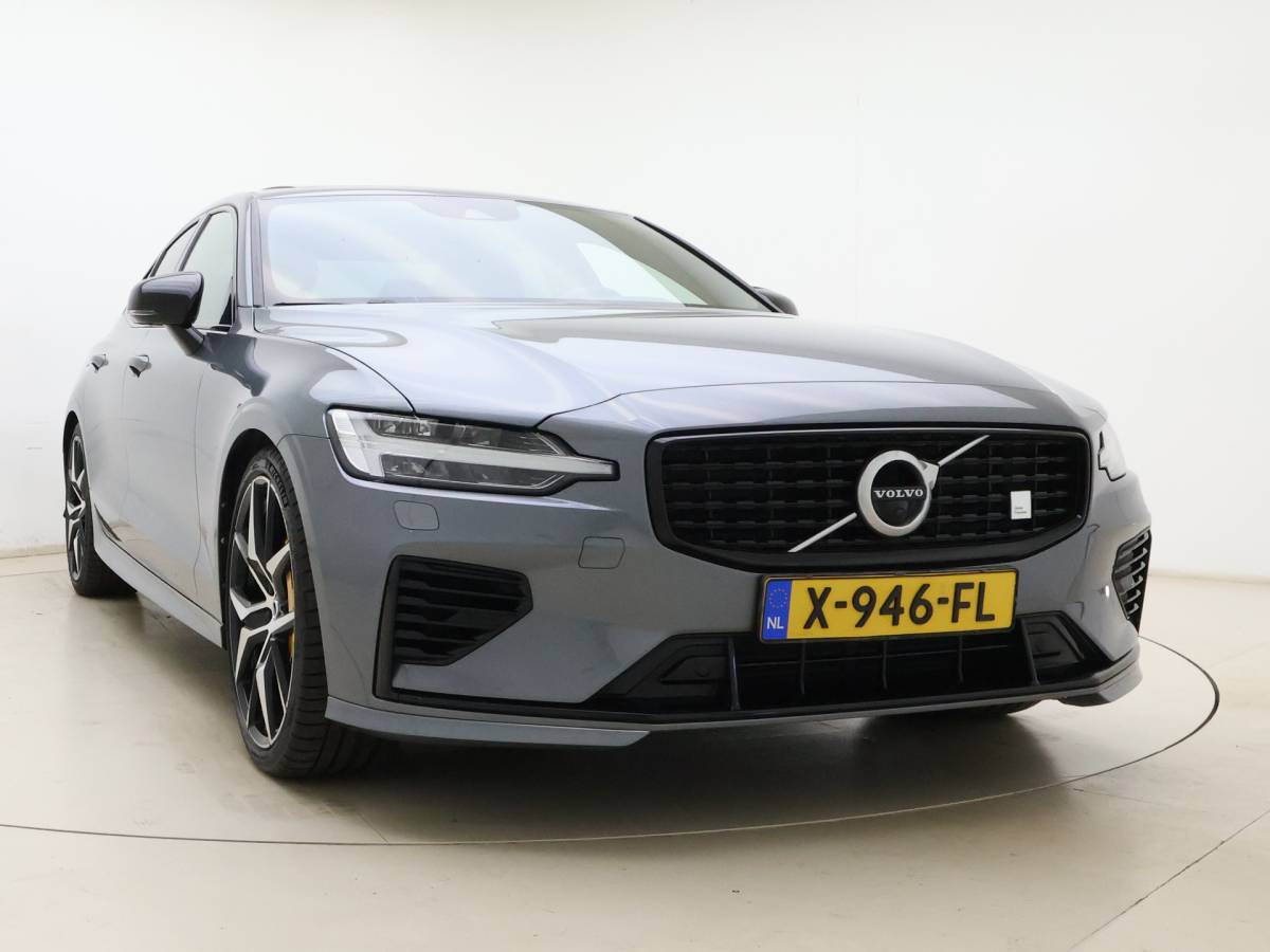 Volvo S60 Volvo S60 T8 405pk AWD Polestar Engineered / Panoramadak / 20” / Styling Kit / Black Pack / Harman&Kardon Audio / Head-Up / Flippers / Getint Glas / 360 Camera / DAB / Full-LED / Gelaagd Glas /