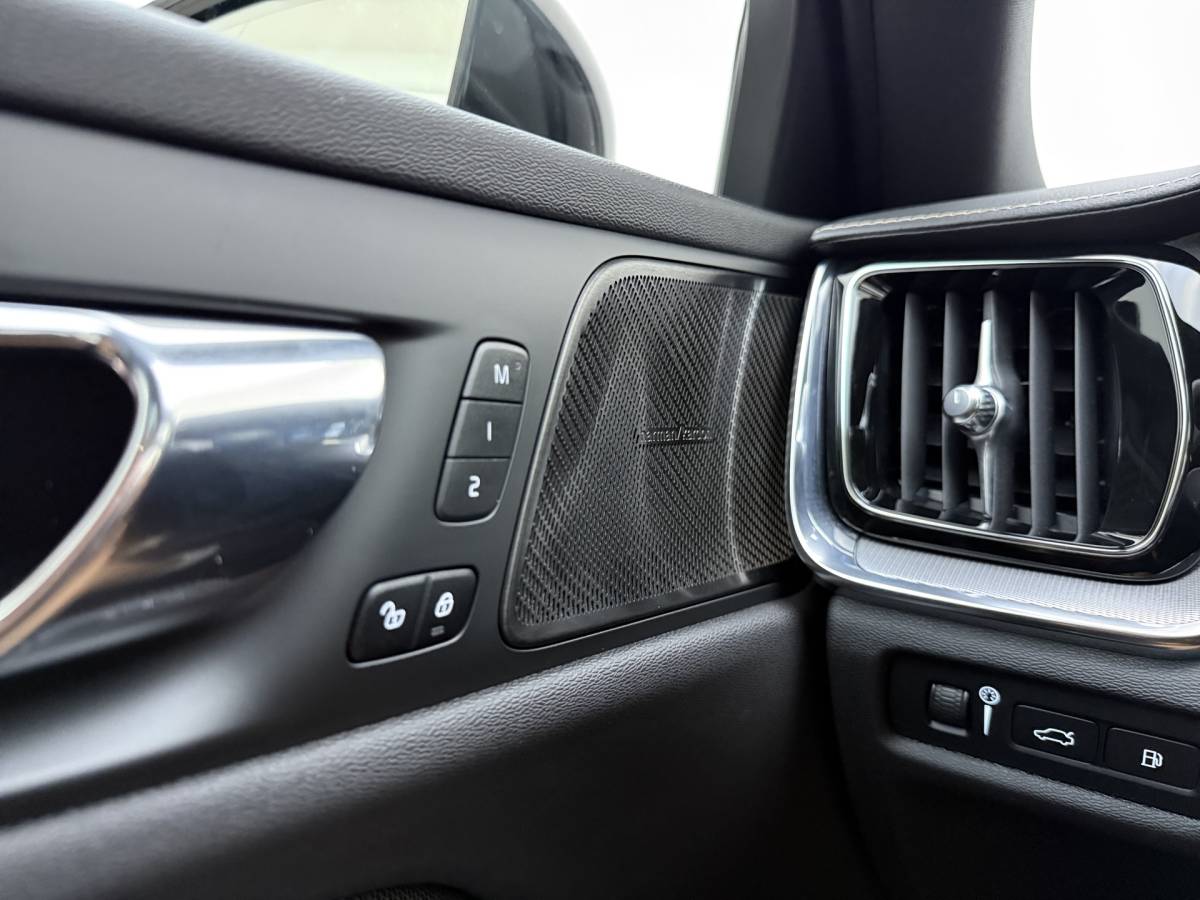 Volvo S60 Volvo S60 T8 405pk AWD Polestar Engineered / Panoramadak / 20” / Styling Kit / Black Pack / Harman&Kardon Audio / Head-Up / Flippers / Getint Glas / 360 Camera / DAB / Full-LED / Gelaagd Glas /