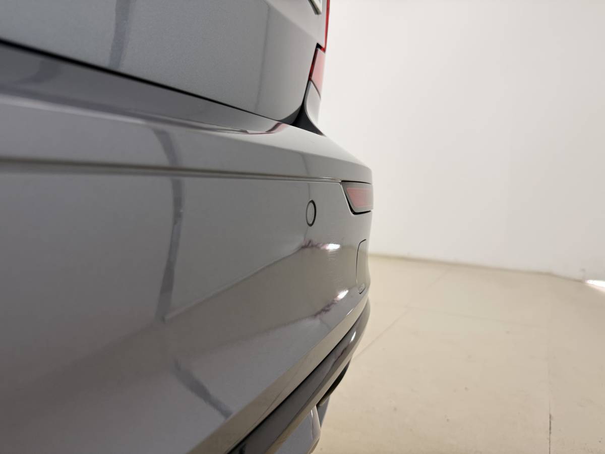 Volvo S60 Volvo S60 T8 405pk AWD Polestar Engineered / Panoramadak / 20” / Styling Kit / Black Pack / Harman&Kardon Audio / Head-Up / Flippers / Getint Glas / 360 Camera / DAB / Full-LED / Gelaagd Glas /