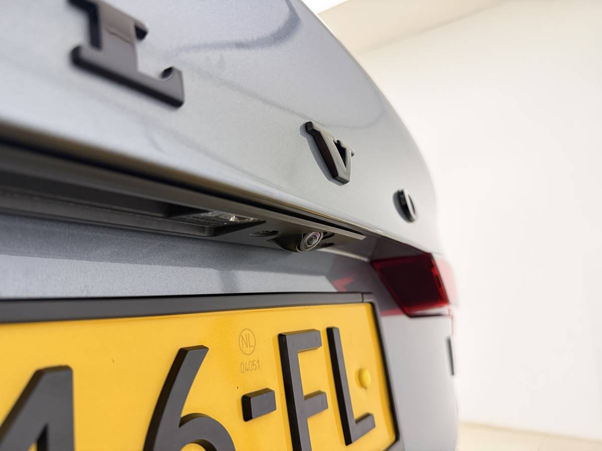 Volvo S60 Volvo S60 T8 405pk AWD Polestar Engineered / Panoramadak / 20” / Styling Kit / Black Pack / Harman&Kardon Audio / Head-Up / Flippers / Getint Glas / 360 Camera / DAB / Full-LED / Gelaagd Glas /