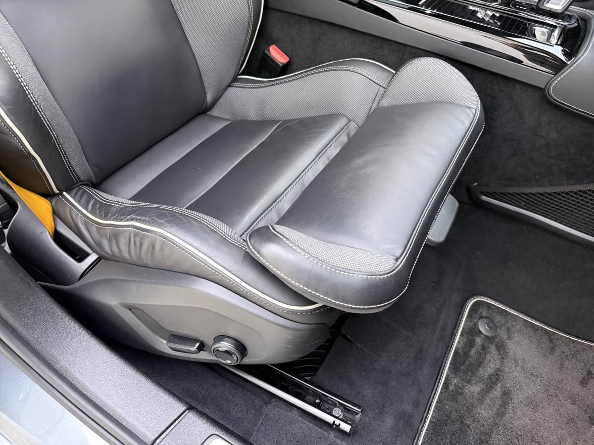 Volvo S60 Volvo S60 T8 405pk AWD Polestar Engineered / Panoramadak / 20” / Styling Kit / Black Pack / Harman&Kardon Audio / Head-Up / Flippers / Getint Glas / 360 Camera / DAB / Full-LED / Gelaagd Glas /