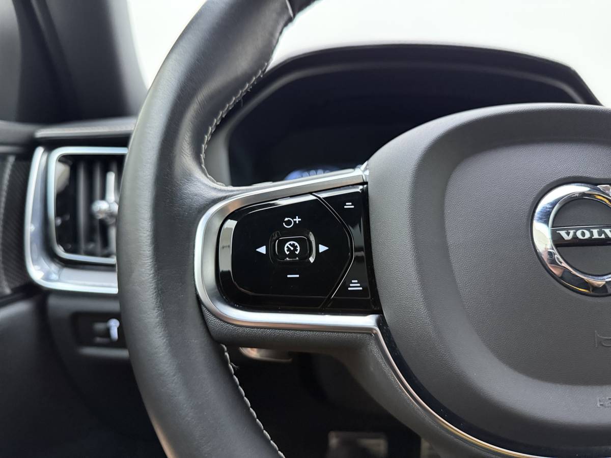 Volvo S60 Volvo S60 T8 405pk AWD Polestar Engineered / Panoramadak / 20” / Styling Kit / Black Pack / Harman&Kardon Audio / Head-Up / Flippers / Getint Glas / 360 Camera / DAB / Full-LED / Gelaagd Glas /