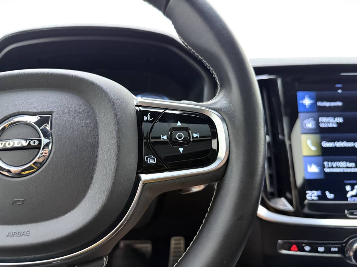 Volvo S60 Volvo S60 T8 405pk AWD Polestar Engineered / Panoramadak / 20” / Styling Kit / Black Pack / Harman&Kardon Audio / Head-Up / Flippers / Getint Glas / 360 Camera / DAB / Full-LED / Gelaagd Glas /