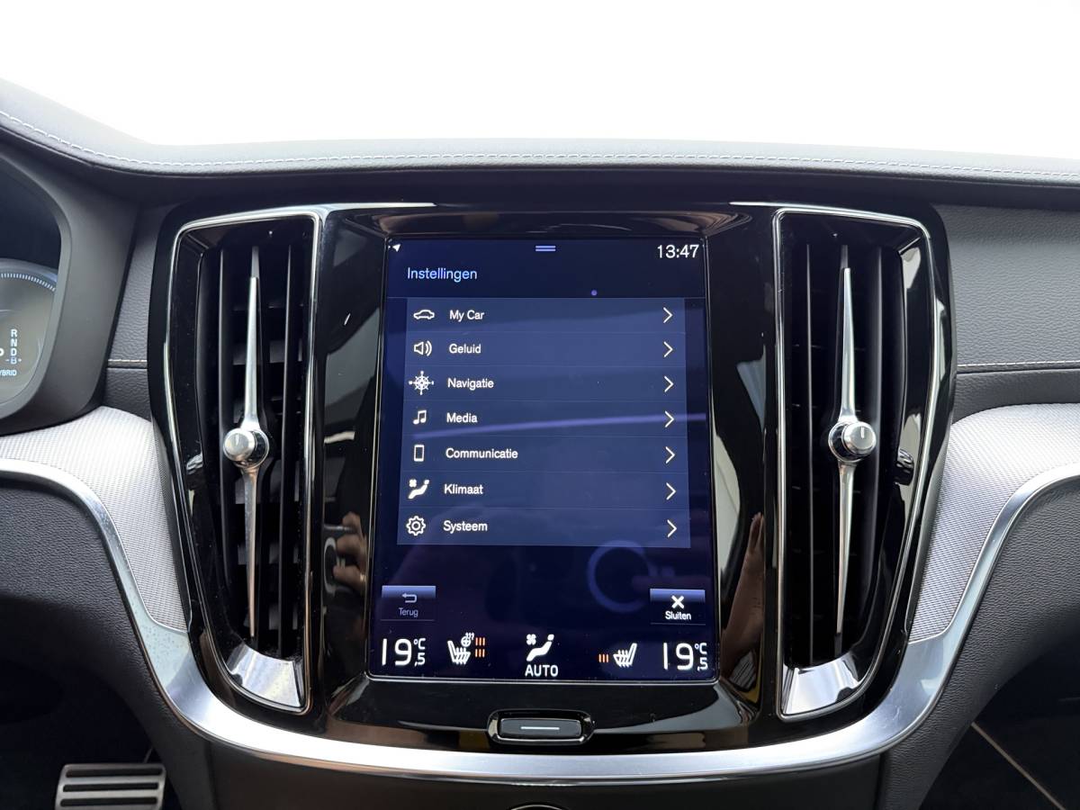 Volvo S60 Volvo S60 T8 405pk AWD Polestar Engineered / Panoramadak / 20” / Styling Kit / Black Pack / Harman&Kardon Audio / Head-Up / Flippers / Getint Glas / 360 Camera / DAB / Full-LED / Gelaagd Glas /