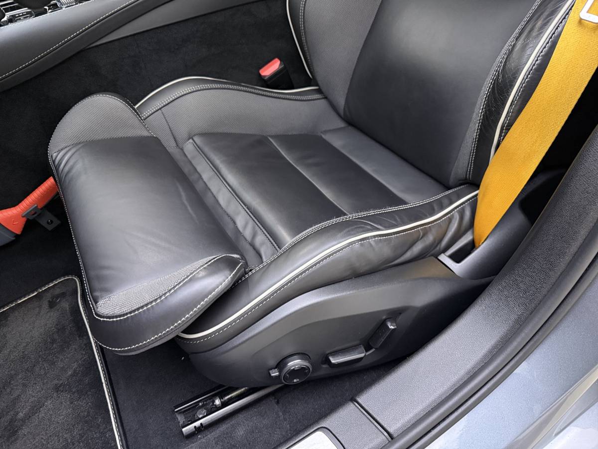 Volvo S60 Volvo S60 T8 405pk AWD Polestar Engineered / Panoramadak / 20” / Styling Kit / Black Pack / Harman&Kardon Audio / Head-Up / Flippers / Getint Glas / 360 Camera / DAB / Full-LED / Gelaagd Glas /