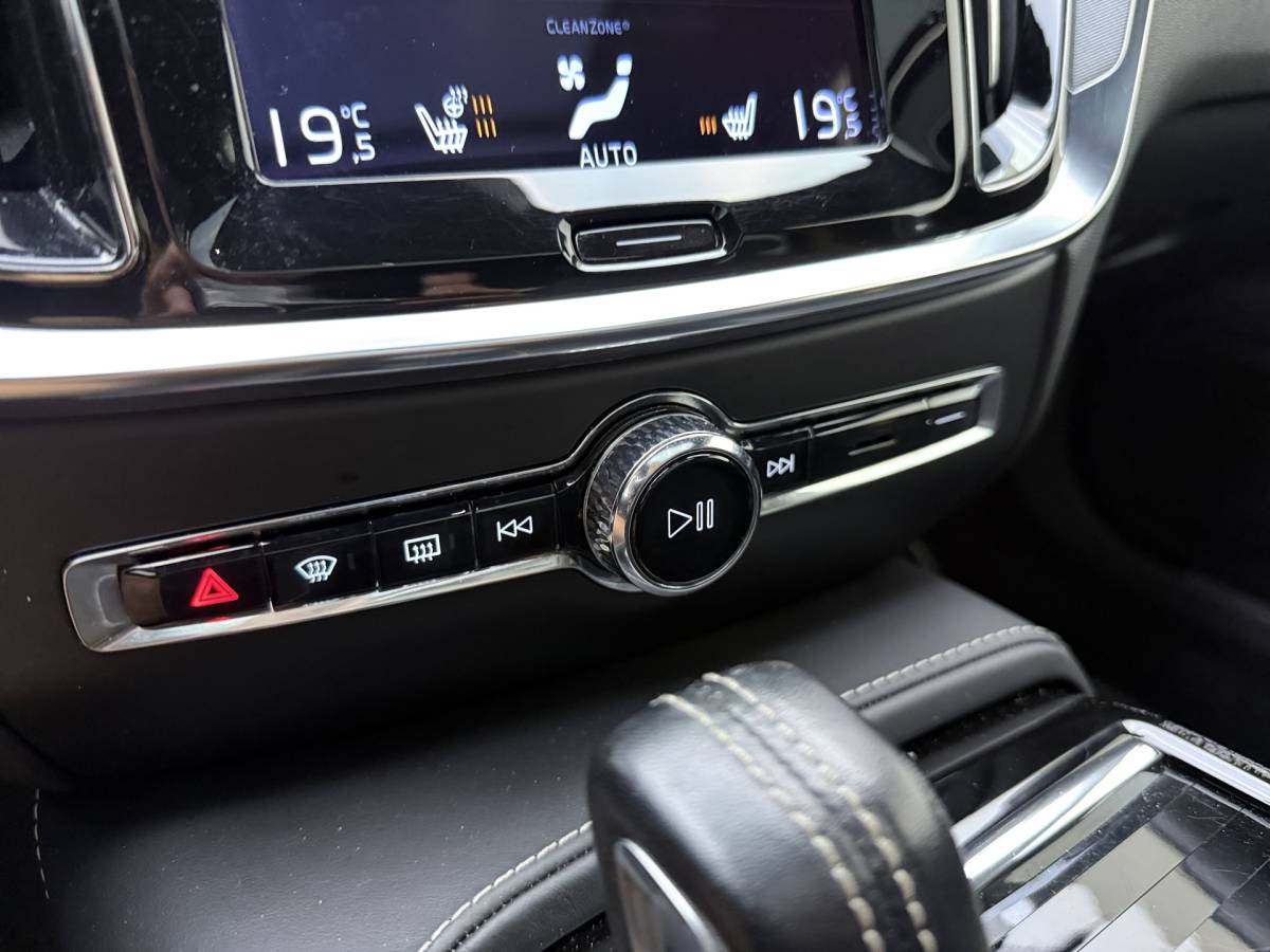 Volvo S60 Volvo S60 T8 405pk AWD Polestar Engineered / Panoramadak / 20” / Styling Kit / Black Pack / Harman&Kardon Audio / Head-Up / Flippers / Getint Glas / 360 Camera / DAB / Full-LED / Gelaagd Glas /