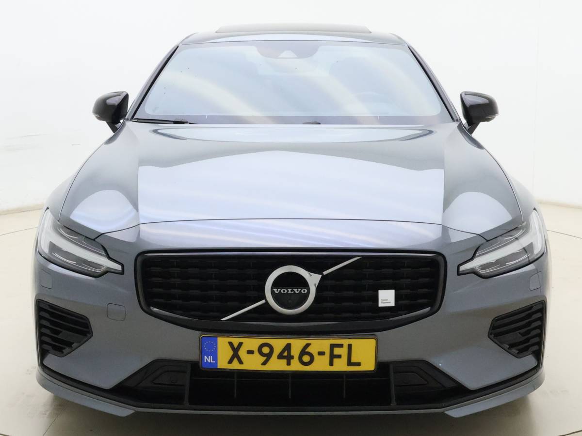 Volvo S60 Volvo S60 T8 405pk AWD Polestar Engineered / Panoramadak / 20” / Styling Kit / Black Pack / Harman&Kardon Audio / Head-Up / Flippers / Getint Glas / 360 Camera / DAB / Full-LED / Gelaagd Glas /