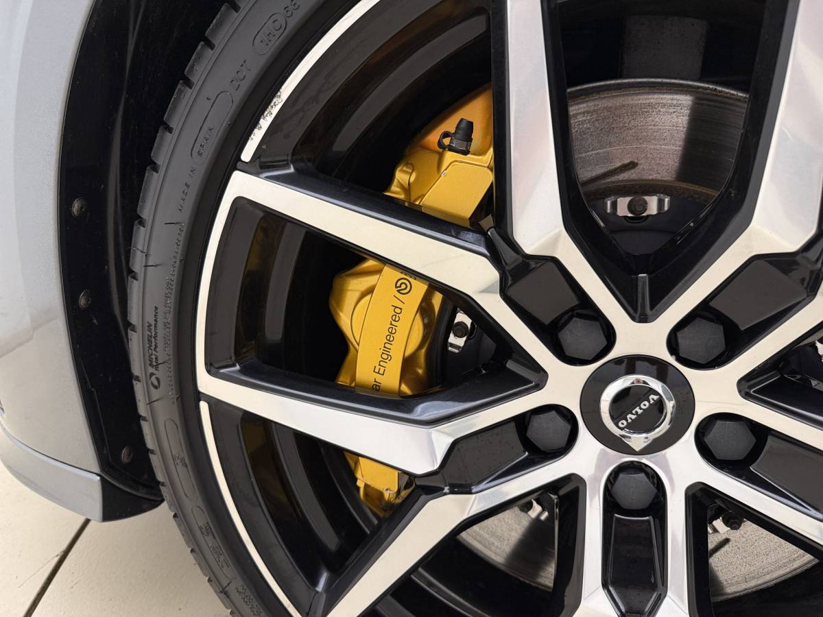 Volvo S60 Volvo S60 T8 405pk AWD Polestar Engineered / Panoramadak / 20” / Styling Kit / Black Pack / Harman&Kardon Audio / Head-Up / Flippers / Getint Glas / 360 Camera / DAB / Full-LED / Gelaagd Glas /