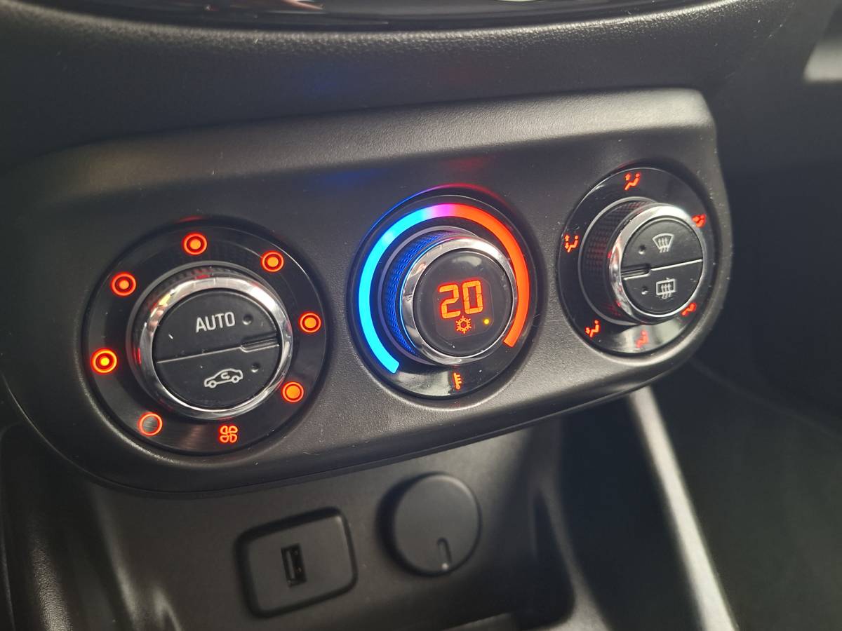 Opel Corsa Opel Corsa 1.4 120 Jaar Edition Stoel/Stuurverw. Carplay Clima Cruise 5-Deurs