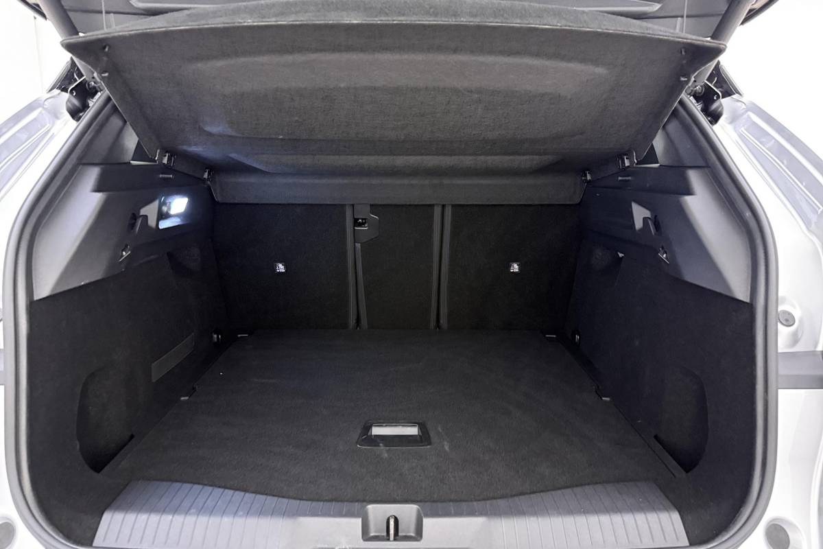 Opel Grandland Opel Grandland 1.6 Turbo Plug-in-Hybrid Ultimate | Lederen bekleding | Panoramisch schuif/kantel dak | Stoelverwarming en ventilatie | Achterbankverwarming | Elektrische achterklep | Keyless