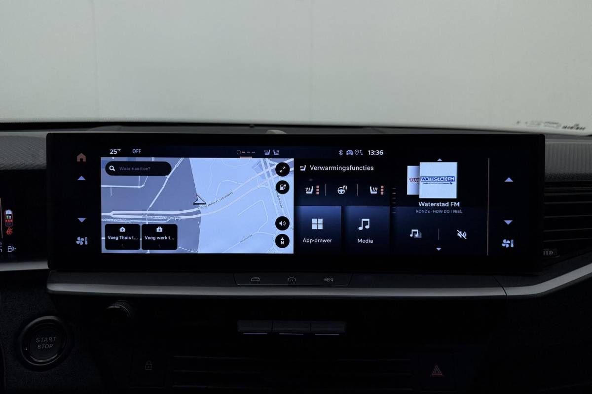 Opel Grandland Opel Grandland 1.6 Turbo Plug-in-Hybrid Ultimate | Lederen bekleding | Panoramisch schuif/kantel dak | Stoelverwarming en ventilatie | Achterbankverwarming | Elektrische achterklep | Keyless
