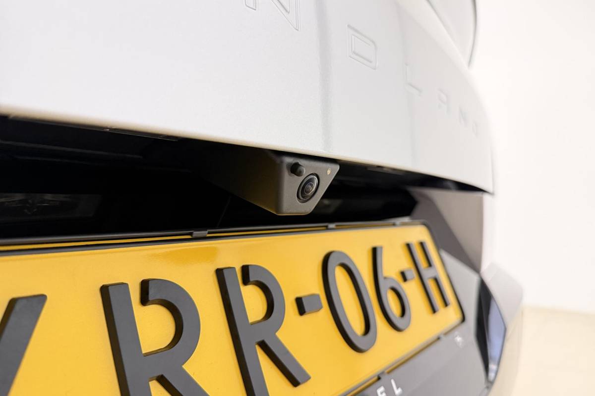 Opel Grandland Opel Grandland 1.6 Turbo Plug-in-Hybrid Ultimate | Lederen bekleding | Panoramisch schuif/kantel dak | Stoelverwarming en ventilatie | Achterbankverwarming | Elektrische achterklep | Keyless