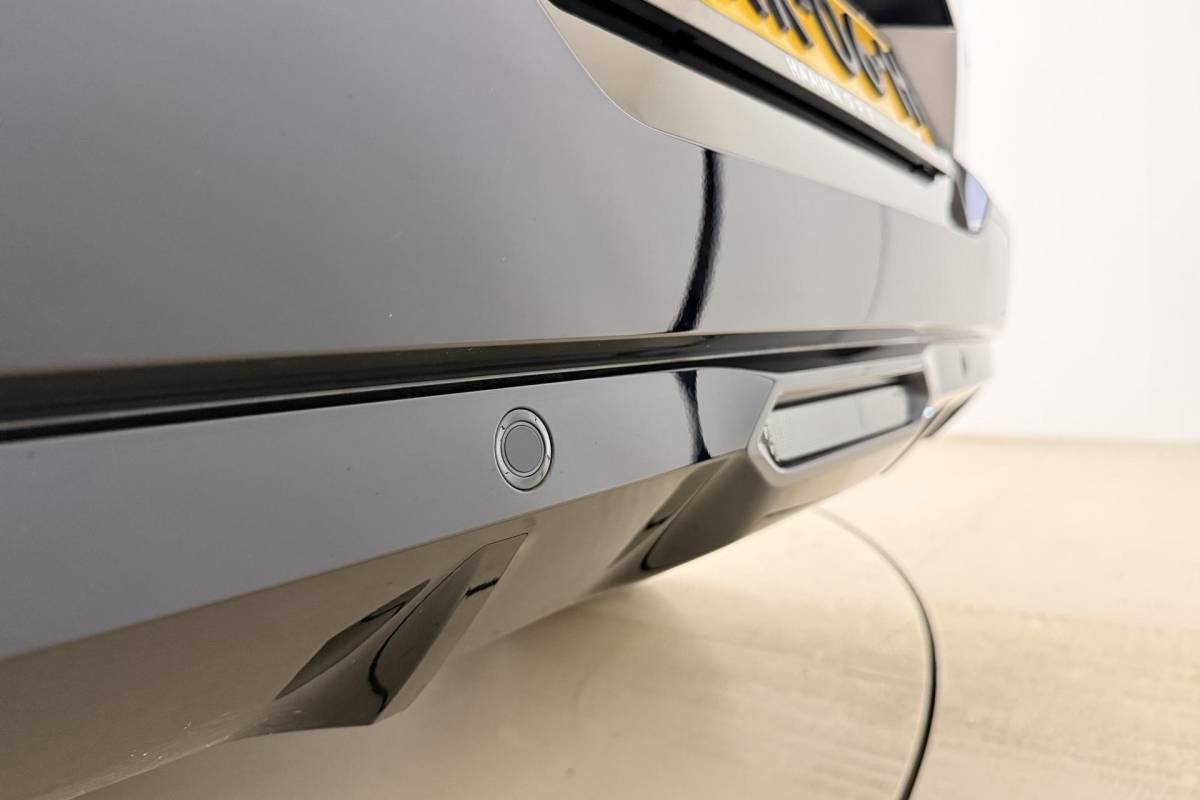 Opel Grandland Opel Grandland 1.6 Turbo Plug-in-Hybrid Ultimate | Lederen bekleding | Panoramisch schuif/kantel dak | Stoelverwarming en ventilatie | Achterbankverwarming | Elektrische achterklep | Keyless