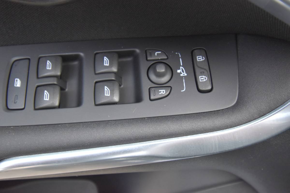 Volvo V40 Volvo V40 1.5 T2 Nordic+ , CLIMATRONIC , V ST VERW , LED KOPL , NAVI , BL TOOTH ,