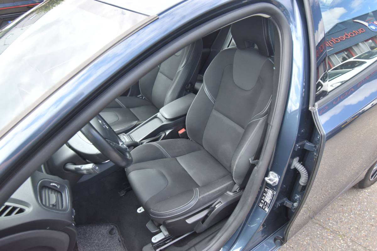 Volvo V40 Volvo V40 1.5 T2 Nordic+ , CLIMATRONIC , V ST VERW , LED KOPL , NAVI , BL TOOTH ,