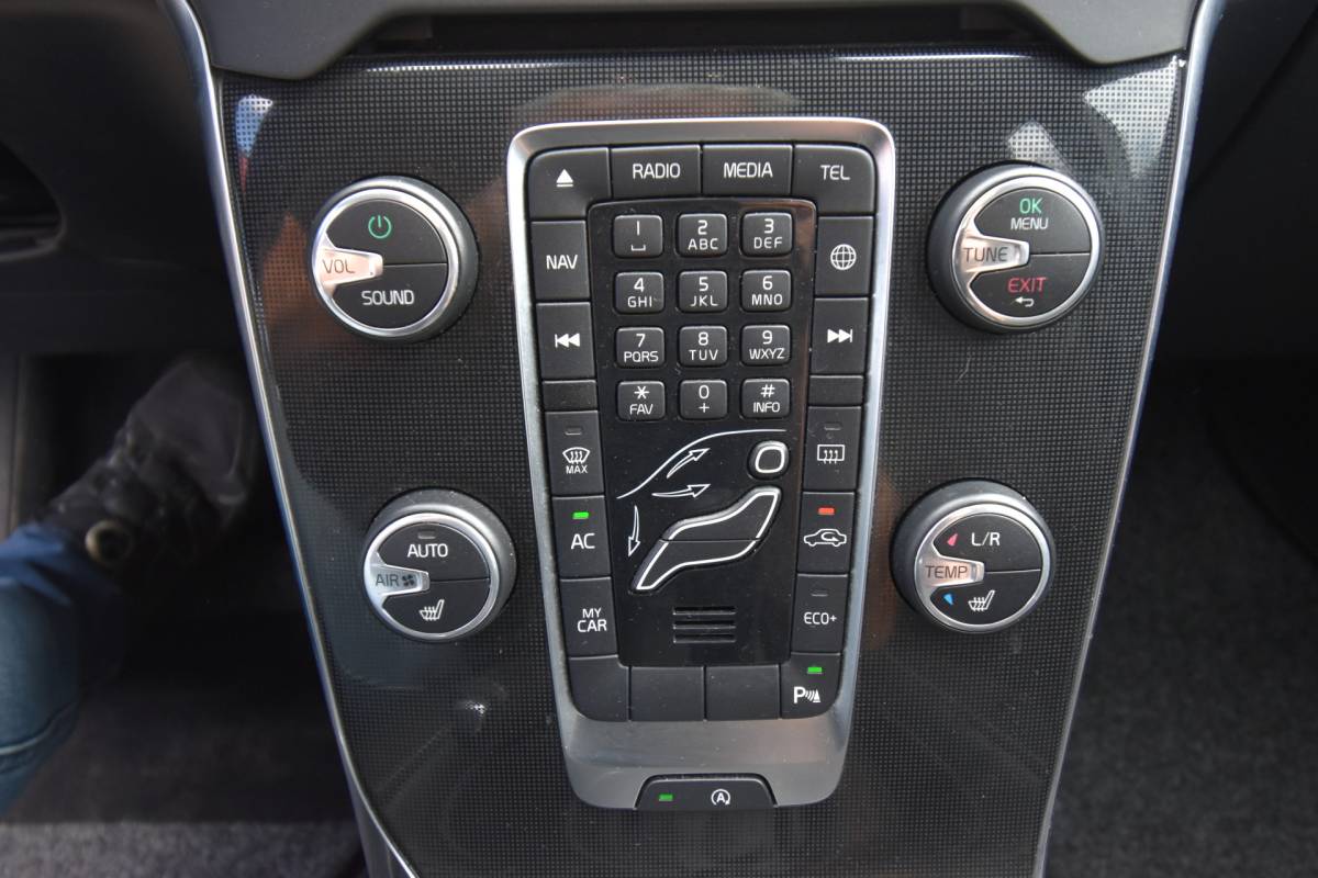 Volvo V40 Volvo V40 1.5 T2 Nordic+ , CLIMATRONIC , V ST VERW , LED KOPL , NAVI , BL TOOTH ,