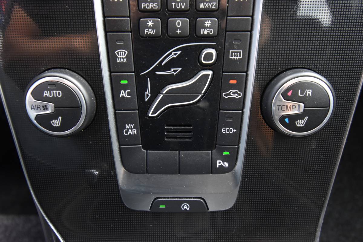 Volvo V40 Volvo V40 1.5 T2 Nordic+ , CLIMATRONIC , V ST VERW , LED KOPL , NAVI , BL TOOTH ,