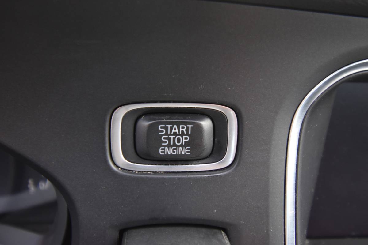 Volvo V40 Volvo V40 1.5 T2 Nordic+ , CLIMATRONIC , V ST VERW , LED KOPL , NAVI , BL TOOTH ,