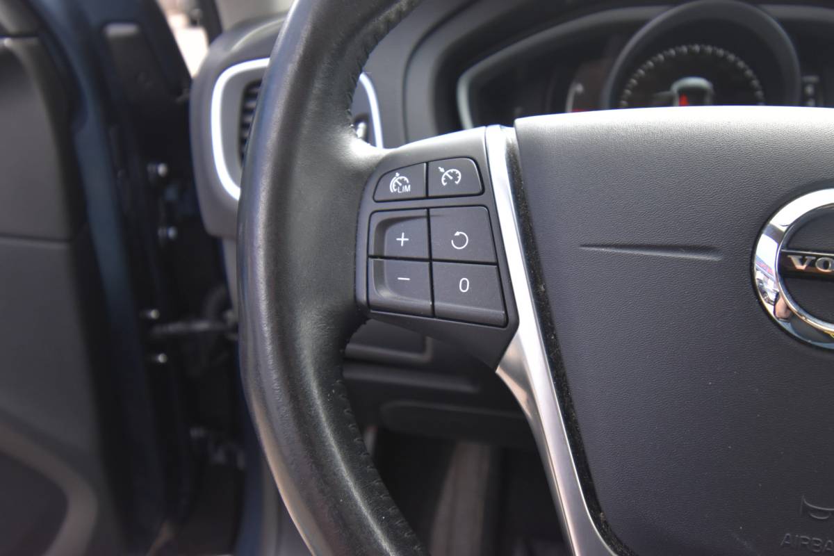 Volvo V40 Volvo V40 1.5 T2 Nordic+ , CLIMATRONIC , V ST VERW , LED KOPL , NAVI , BL TOOTH ,