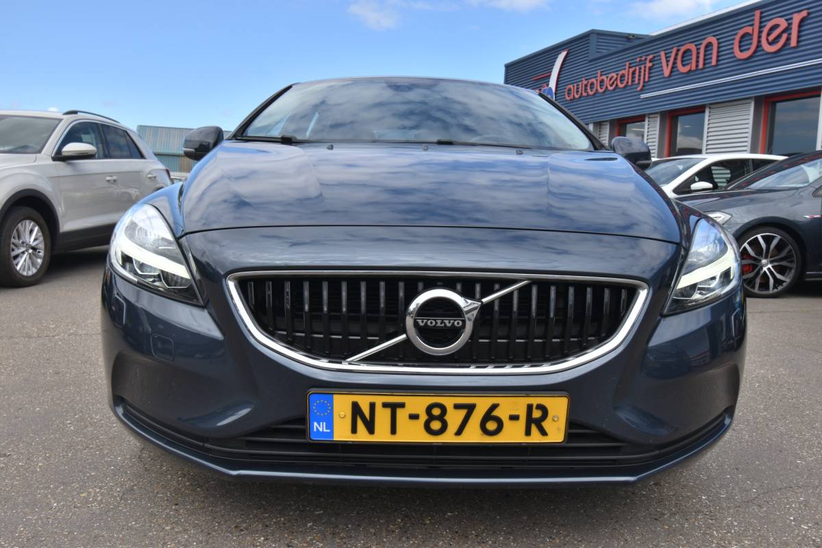 Volvo V40 Volvo V40 1.5 T2 Nordic+ , CLIMATRONIC , V ST VERW , LED KOPL , NAVI , BL TOOTH ,