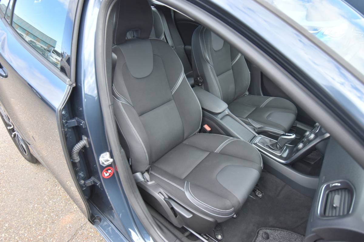 Volvo V40 Volvo V40 1.5 T2 Nordic+ , CLIMATRONIC , V ST VERW , LED KOPL , NAVI , BL TOOTH ,