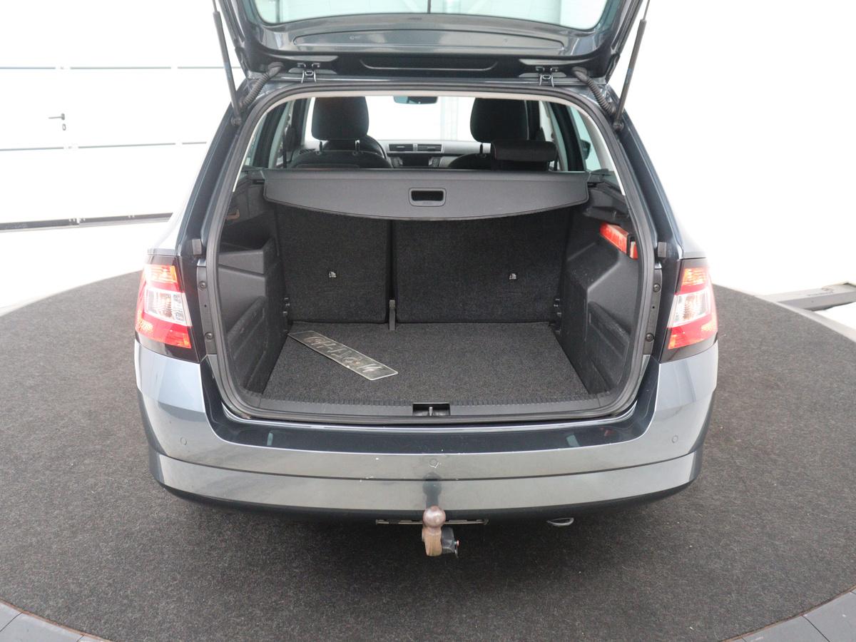 Škoda Fabia Skoda Fabia Combi 1.2 TSI First Edition Style | Bluetooth | DAB | Park assist |  Climate control | Trekhaak | NAP 167.835km. | 17″ velgen