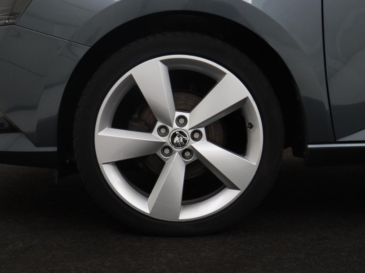 Škoda Fabia Skoda Fabia Combi 1.2 TSI First Edition Style | Bluetooth | DAB | Park assist |  Climate control | Trekhaak | NAP 167.835km. | 17″ velgen