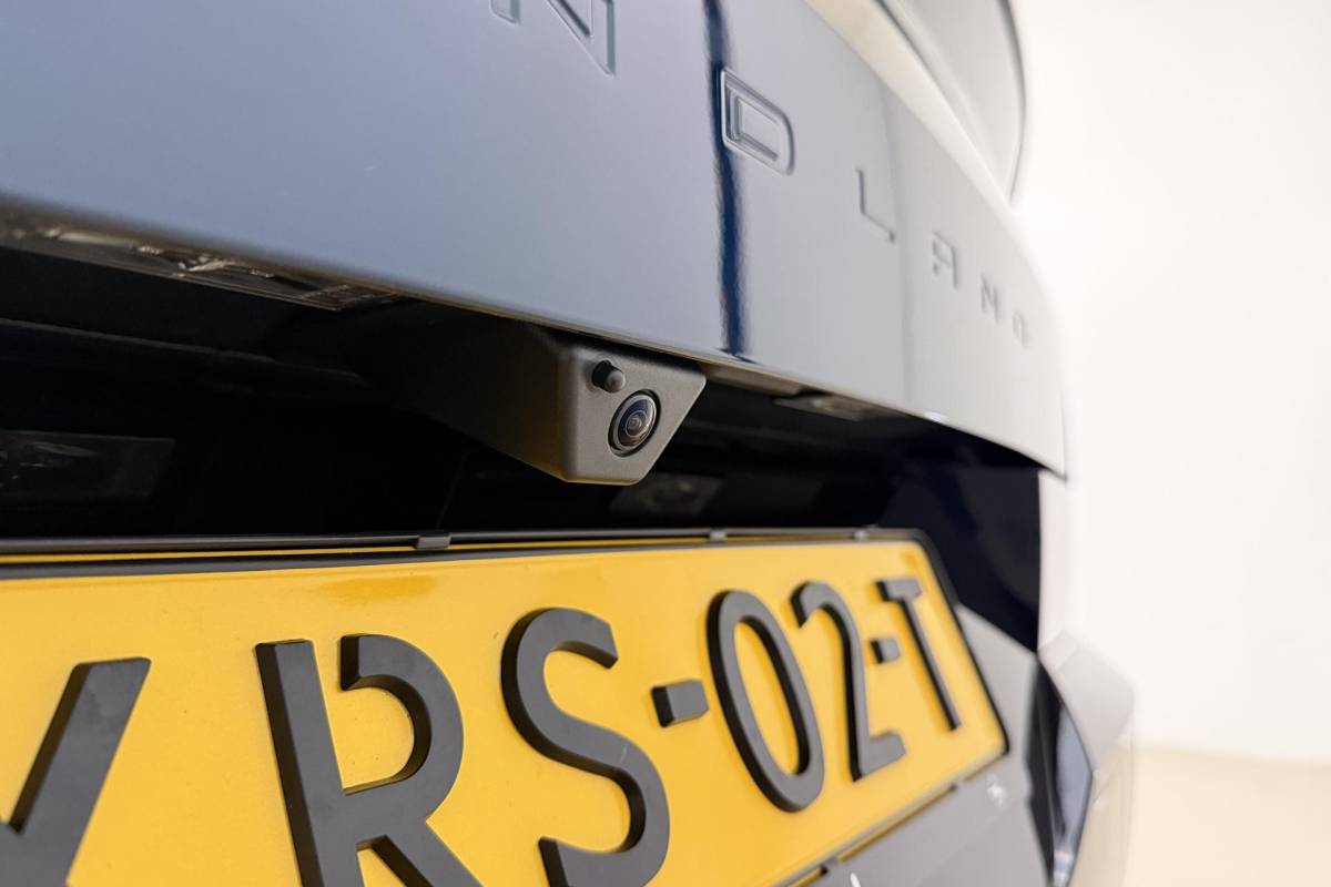 Opel Grandland Opel Grandland 1.6 Turbo Plug-in-Hybrid Ultimate | Lederen bekleding | Panoramisch schuif/kantel dak | Stoelverwarming en ventilatie | Achterbankverwarming | Elektrische achterklep | Keyless