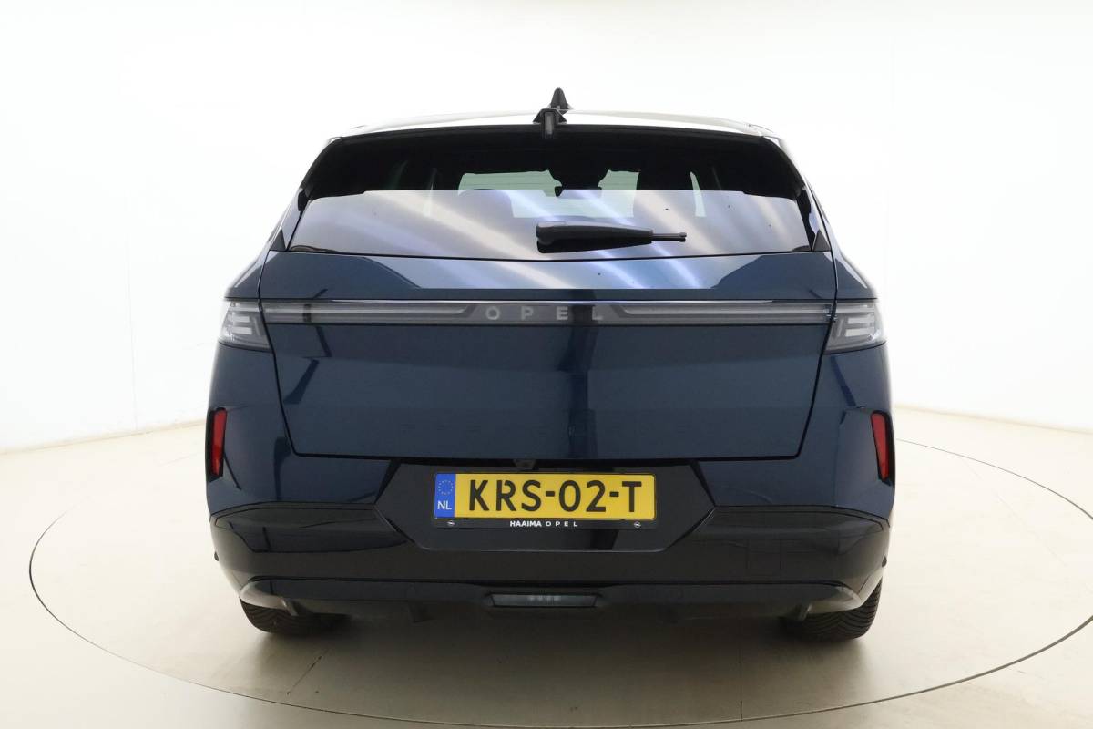 Opel Grandland Opel Grandland 1.6 Turbo Plug-in-Hybrid Ultimate | Lederen bekleding | Panoramisch schuif/kantel dak | Stoelverwarming en ventilatie | Achterbankverwarming | Elektrische achterklep | Keyless