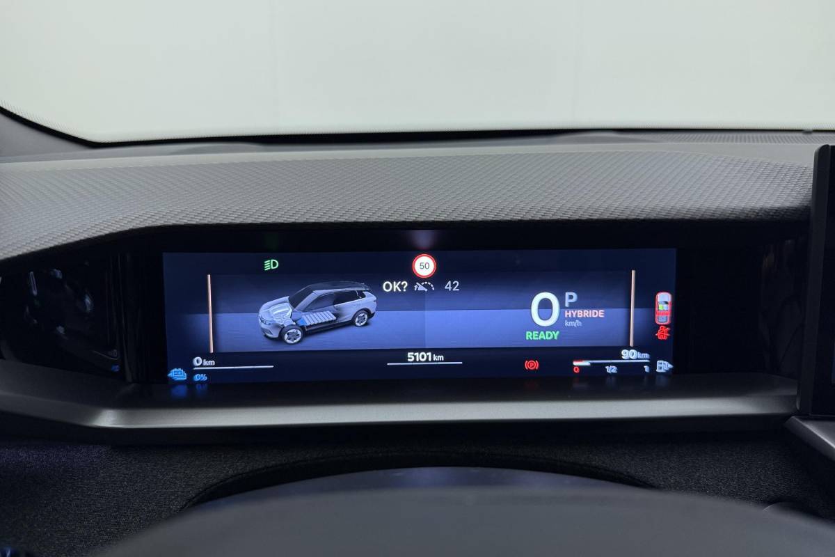 Opel Grandland Opel Grandland 1.6 Turbo Plug-in-Hybrid Ultimate | Lederen bekleding | Panoramisch schuif/kantel dak | Stoelverwarming en ventilatie | Achterbankverwarming | Elektrische achterklep | Keyless