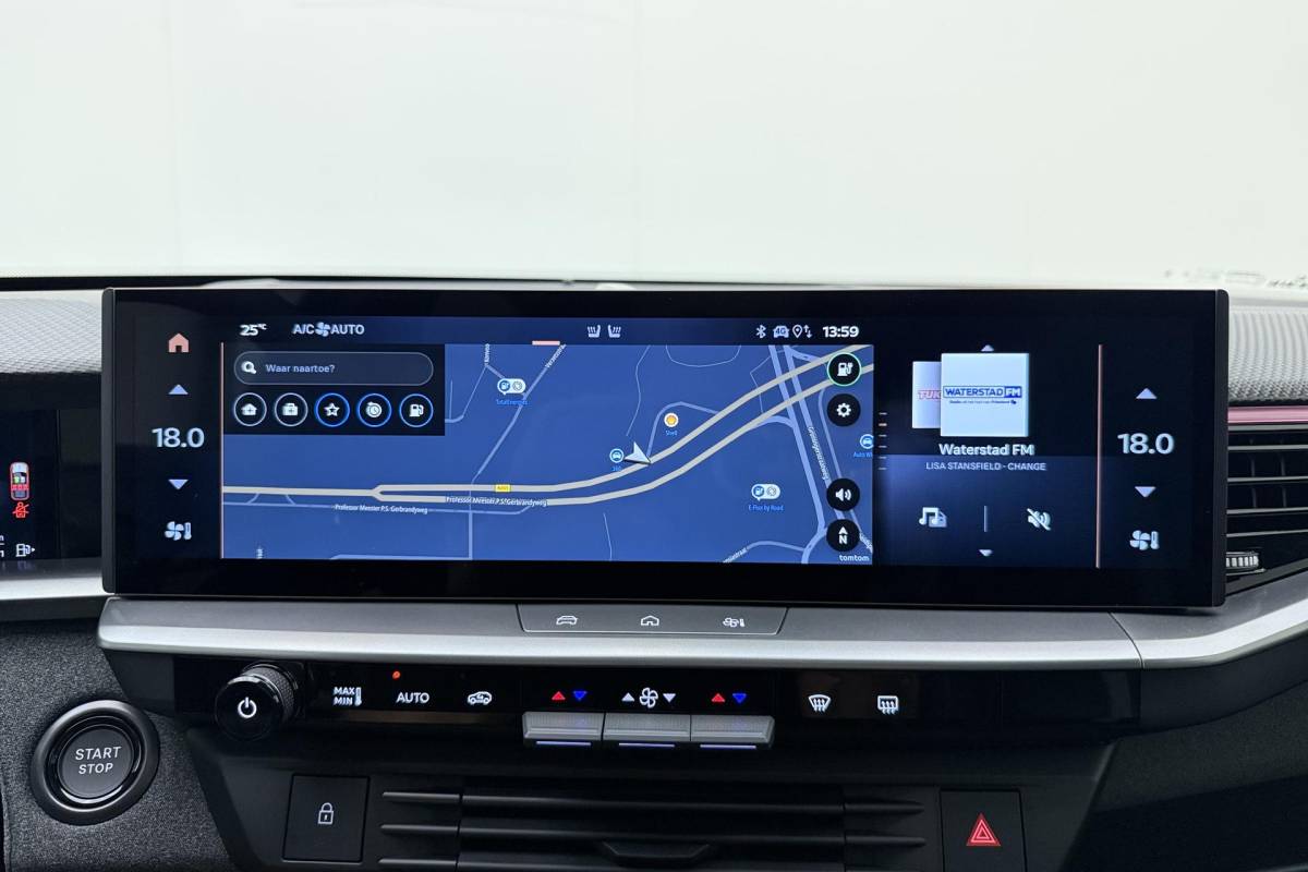 Opel Grandland Opel Grandland 1.6 Turbo Plug-in-Hybrid Ultimate | Lederen bekleding | Panoramisch schuif/kantel dak | Stoelverwarming en ventilatie | Achterbankverwarming | Elektrische achterklep | Keyless