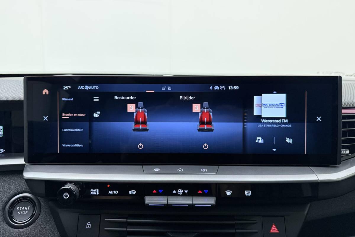 Opel Grandland Opel Grandland 1.6 Turbo Plug-in-Hybrid Ultimate | Lederen bekleding | Panoramisch schuif/kantel dak | Stoelverwarming en ventilatie | Achterbankverwarming | Elektrische achterklep | Keyless