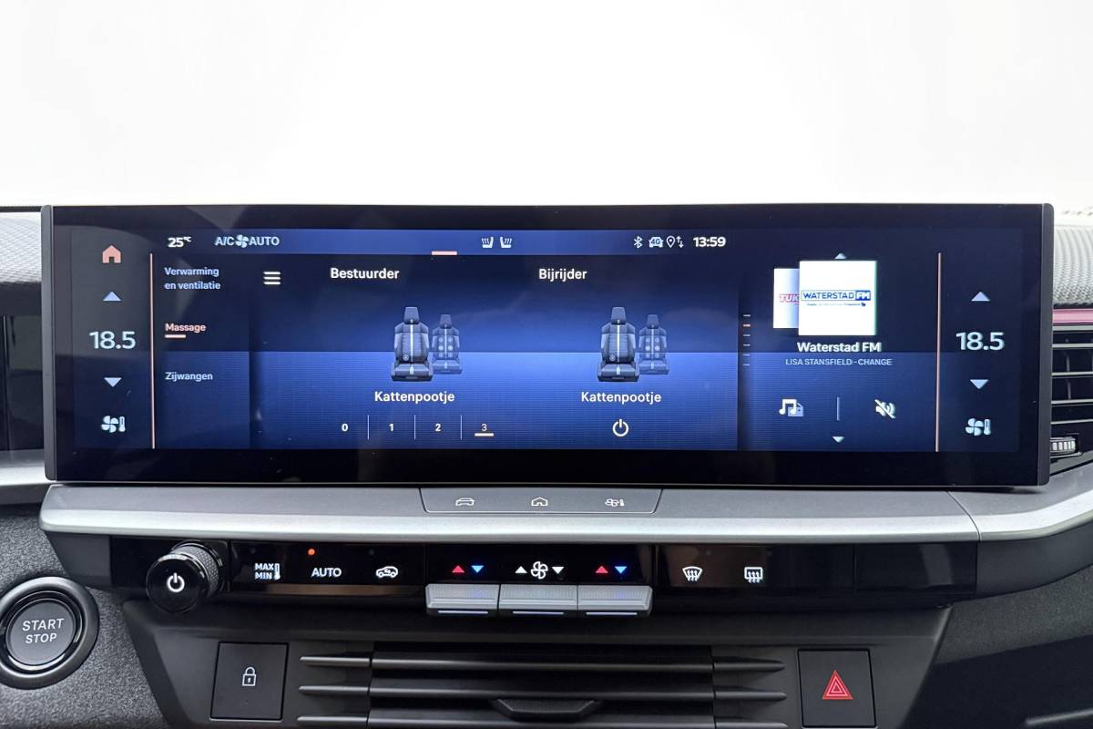 Opel Grandland Opel Grandland 1.6 Turbo Plug-in-Hybrid Ultimate | Lederen bekleding | Panoramisch schuif/kantel dak | Stoelverwarming en ventilatie | Achterbankverwarming | Elektrische achterklep | Keyless