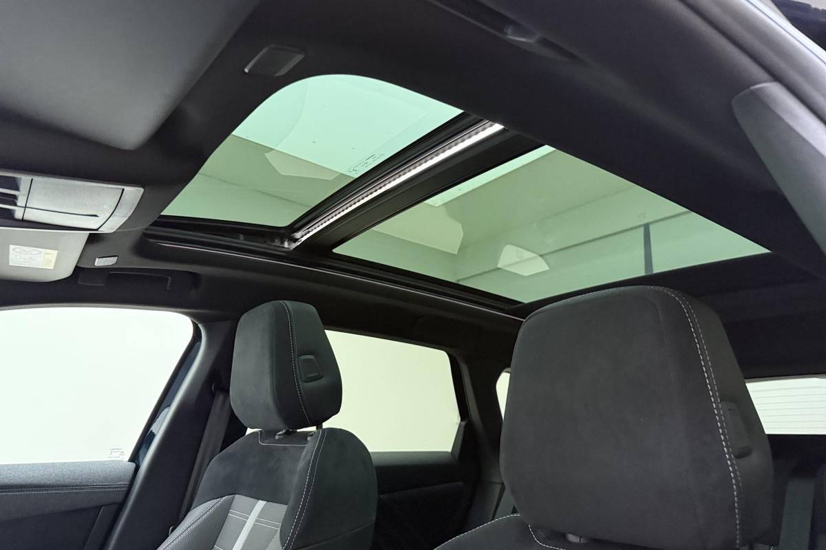 Opel Grandland Opel Grandland 1.6 Turbo Plug-in-Hybrid Ultimate | Lederen bekleding | Panoramisch schuif/kantel dak | Stoelverwarming en ventilatie | Achterbankverwarming | Elektrische achterklep | Keyless