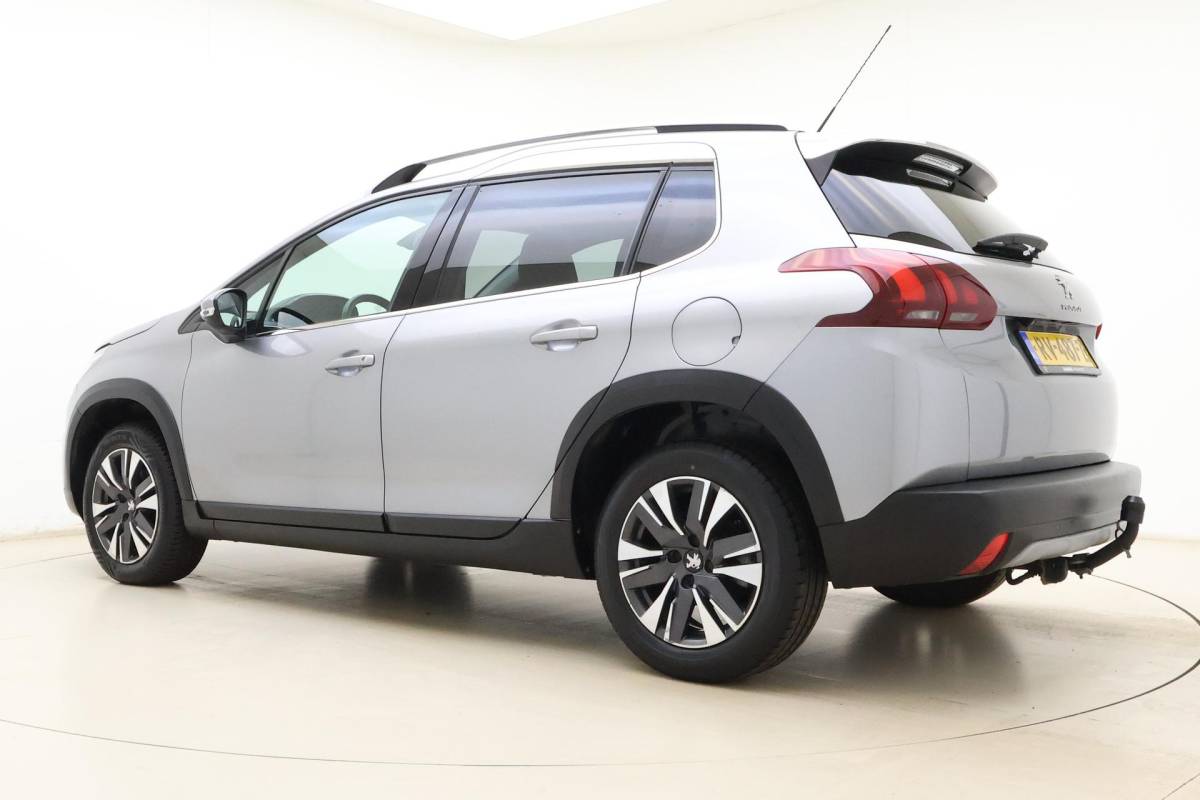Peugeot 2008 Peugeot 2008 1.2 PureTech Allure | Apple carplay/Android auto | Navigatie | Achteruitrijcamera | 110PK | Cruise control | Climate control | Trekhaak