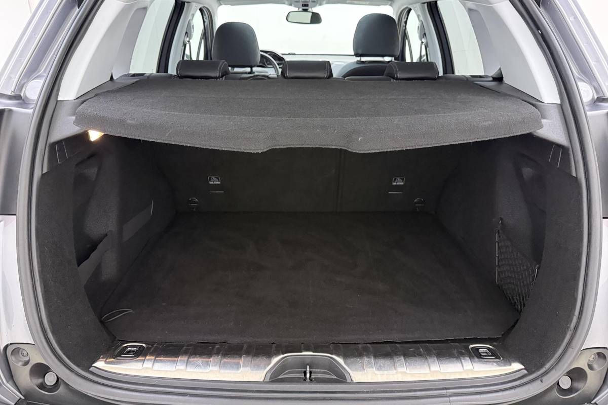 Peugeot 2008 Peugeot 2008 1.2 PureTech Allure | Apple carplay/Android auto | Navigatie | Achteruitrijcamera | 110PK | Cruise control | Climate control | Trekhaak