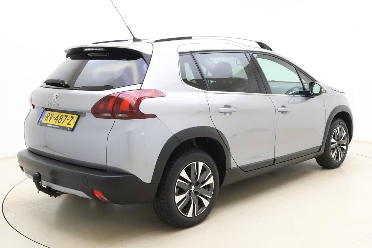 Peugeot 2008 Peugeot 2008 1.2 PureTech Allure | Apple carplay/Android auto | Navigatie | Achteruitrijcamera | 110PK | Cruise control | Climate control | Trekhaak