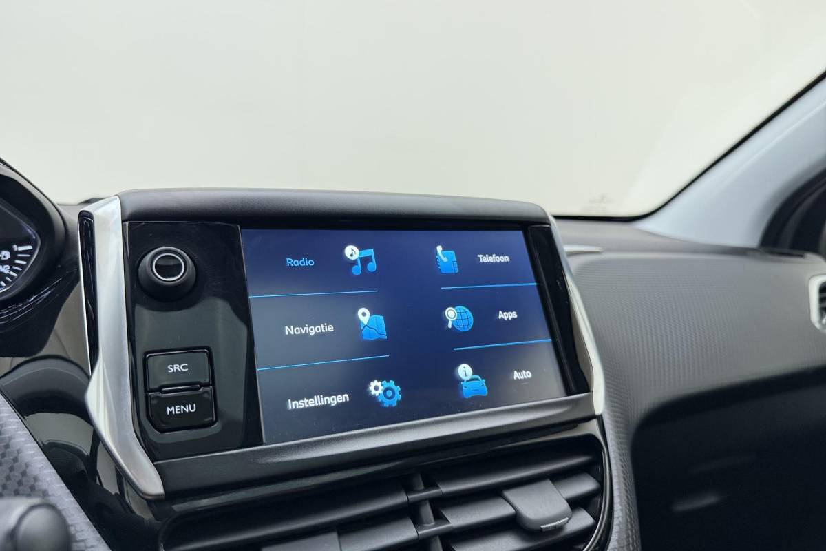 Peugeot 2008 Peugeot 2008 1.2 PureTech Allure | Apple carplay/Android auto | Navigatie | Achteruitrijcamera | 110PK | Cruise control | Climate control | Trekhaak