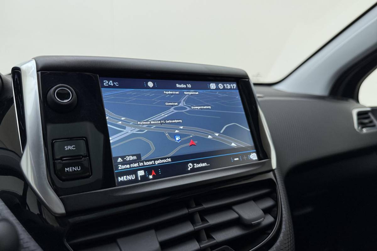 Peugeot 2008 Peugeot 2008 1.2 PureTech Allure | Apple carplay/Android auto | Navigatie | Achteruitrijcamera | 110PK | Cruise control | Climate control | Trekhaak
