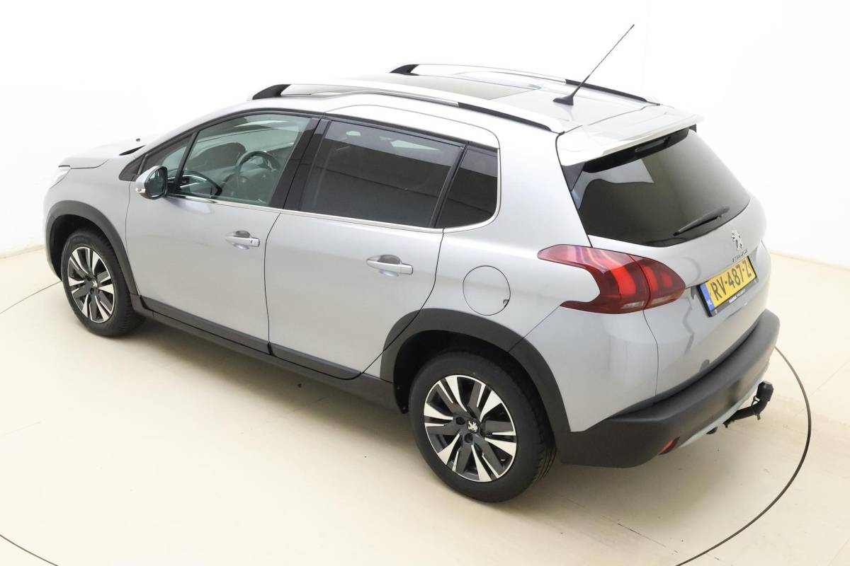 Peugeot 2008 Peugeot 2008 1.2 PureTech Allure | Apple carplay/Android auto | Navigatie | Achteruitrijcamera | 110PK | Cruise control | Climate control | Trekhaak