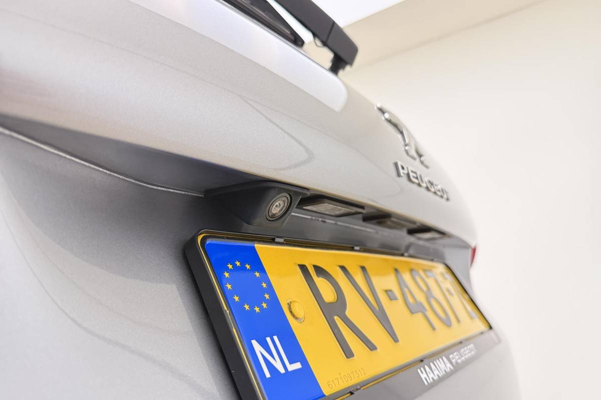 Peugeot 2008 Peugeot 2008 1.2 PureTech Allure | Apple carplay/Android auto | Navigatie | Achteruitrijcamera | 110PK | Cruise control | Climate control | Trekhaak